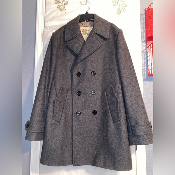 Burberry London Wool Peacoat – Timeless Elegance & Luxury